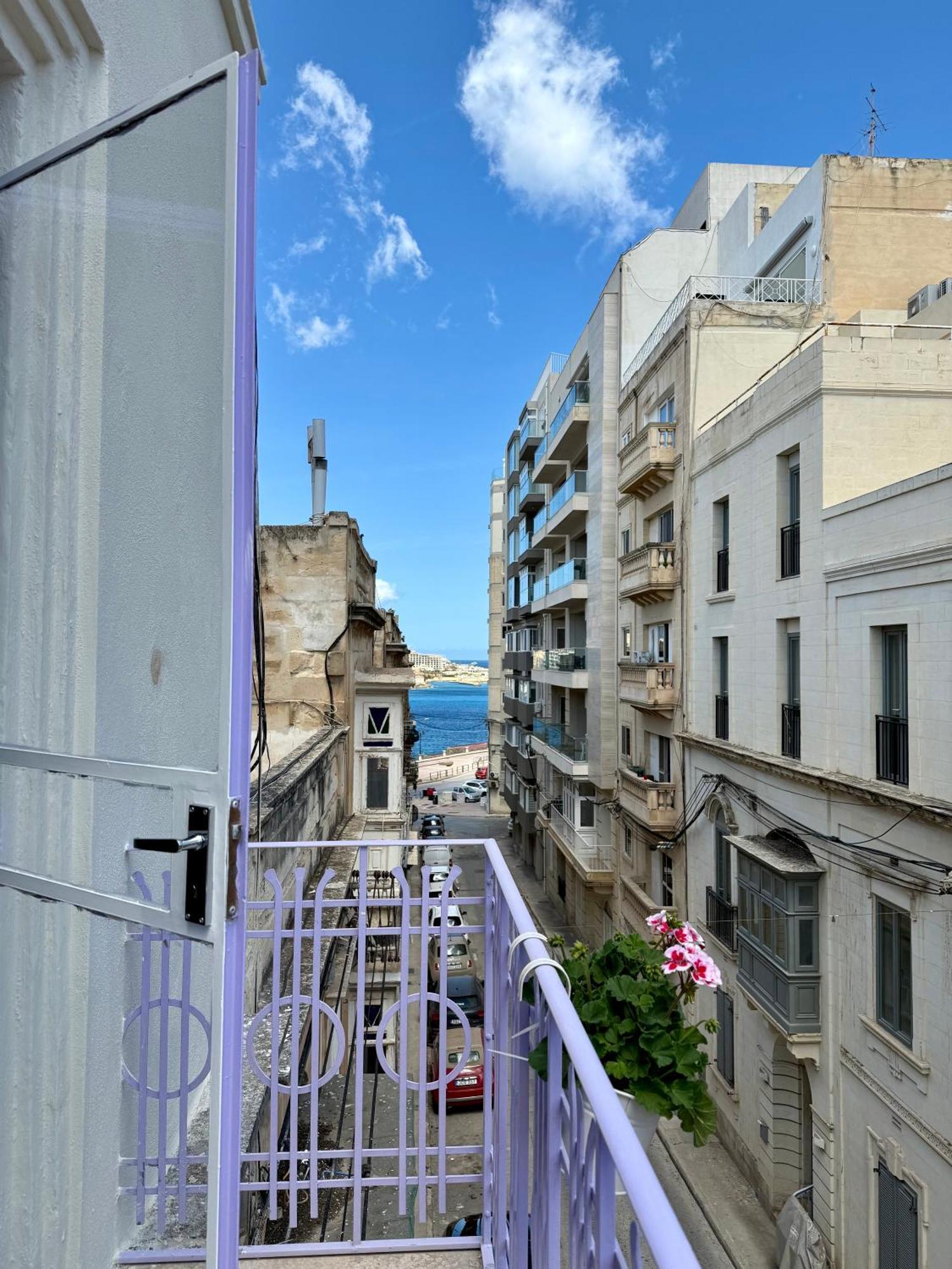 Hostel 94 Sliema Buitenkant foto