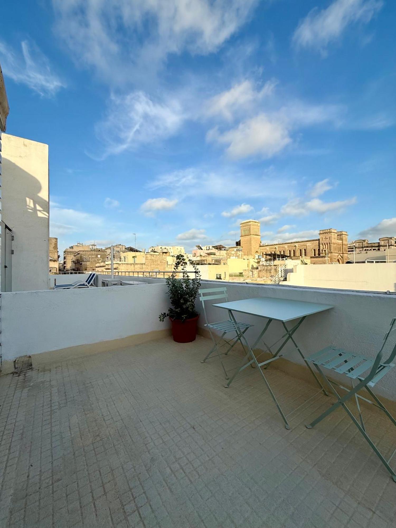 Hostel 94 Sliema Buitenkant foto