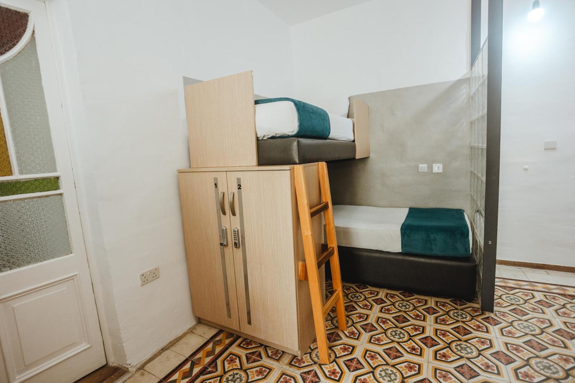 Hostel 94 Sliema Buitenkant foto