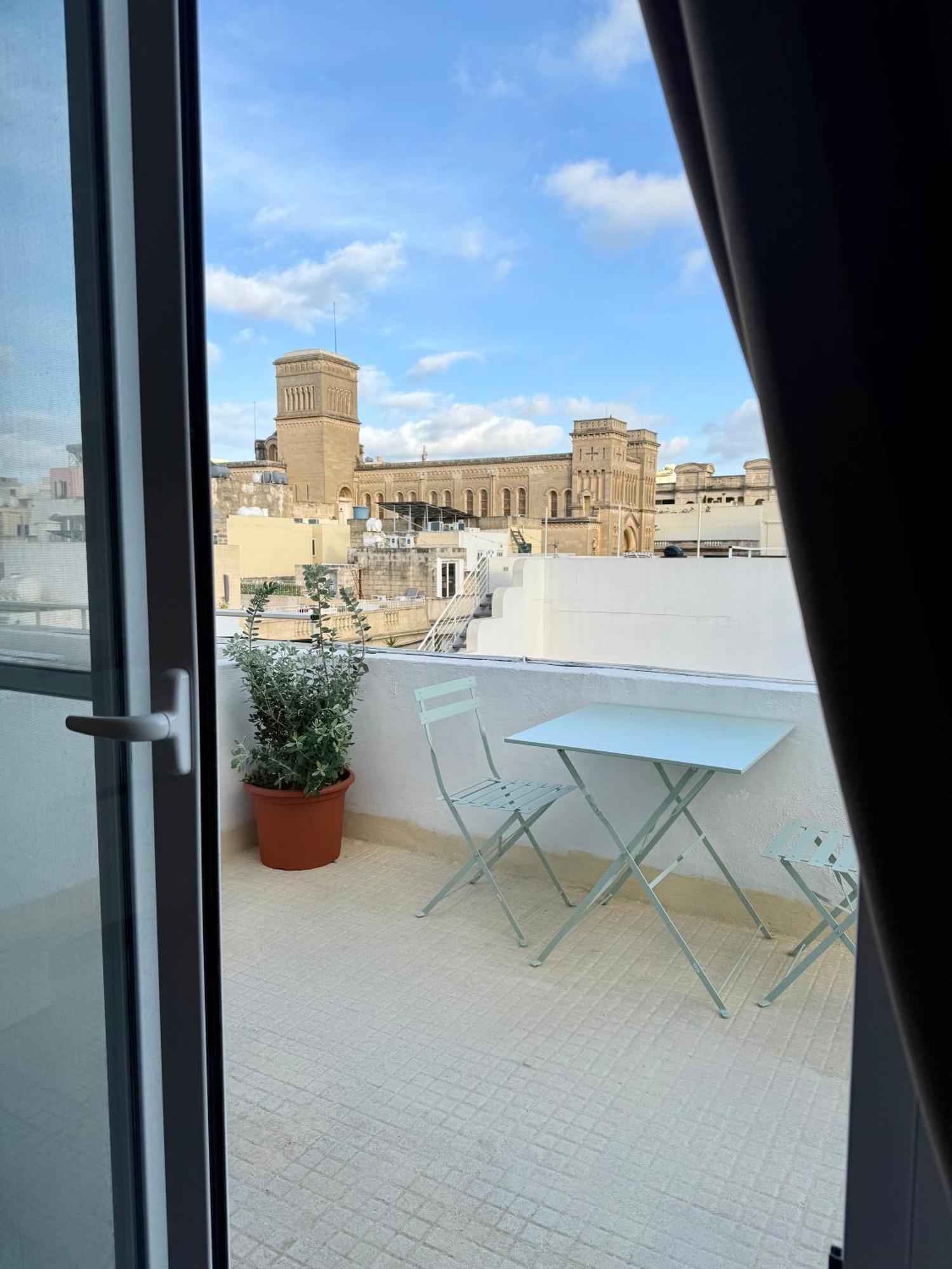 Hostel 94 Sliema Buitenkant foto